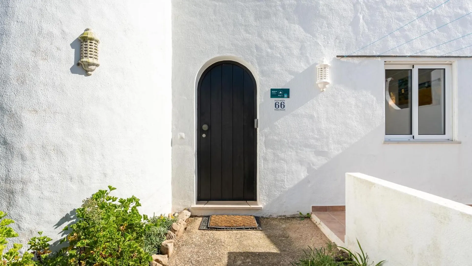 Ocean View 3 Bdr House With Patio By Lovelystay Porches