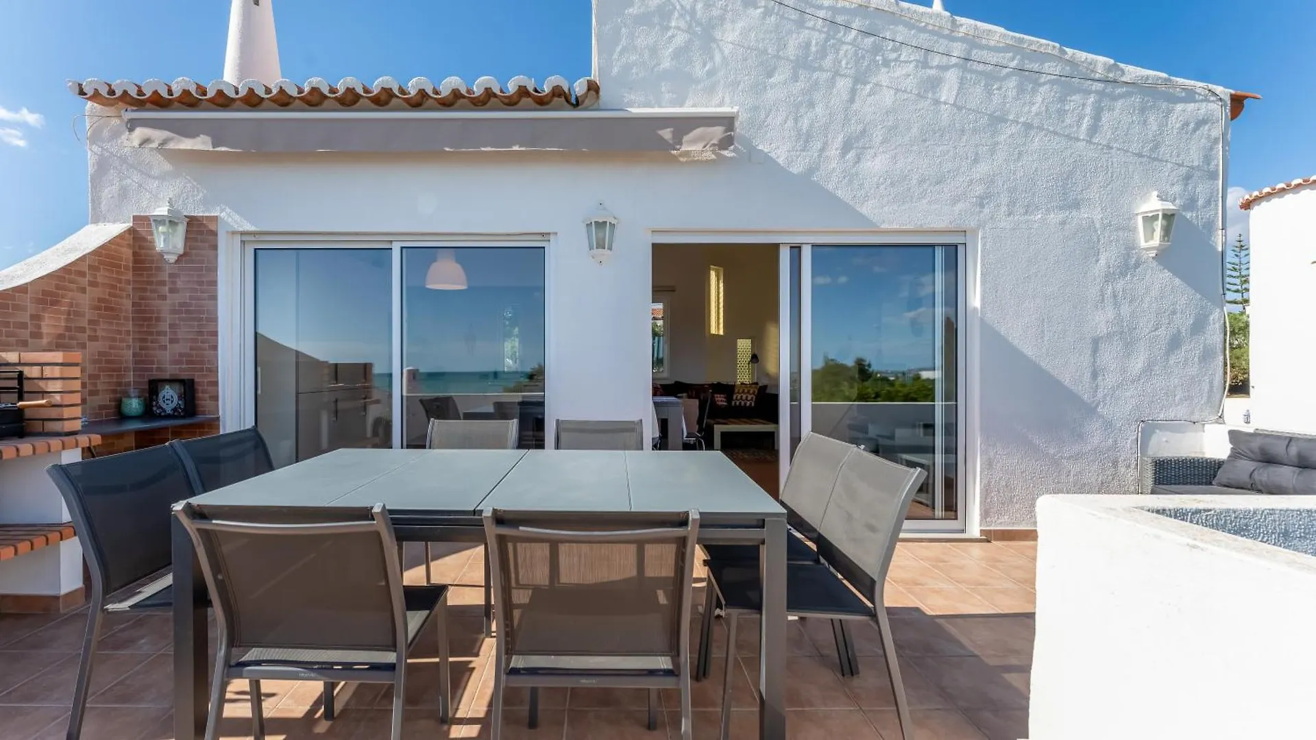 Feriehus Ocean View 3 Bdr House With Patio By Lovelystay Porches  Portugal